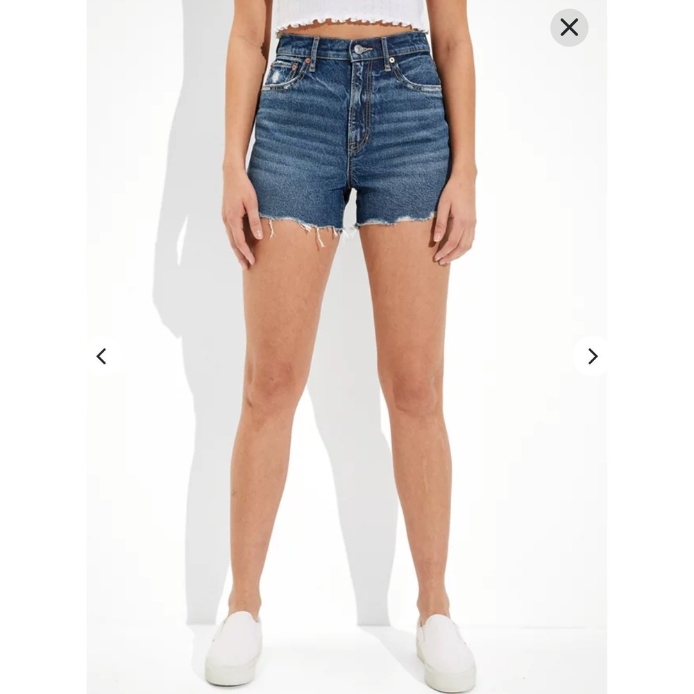 American Eagle High Waisted Denim Shorts Size‎ 2 Medium Wash Raw Hem Cut Offs